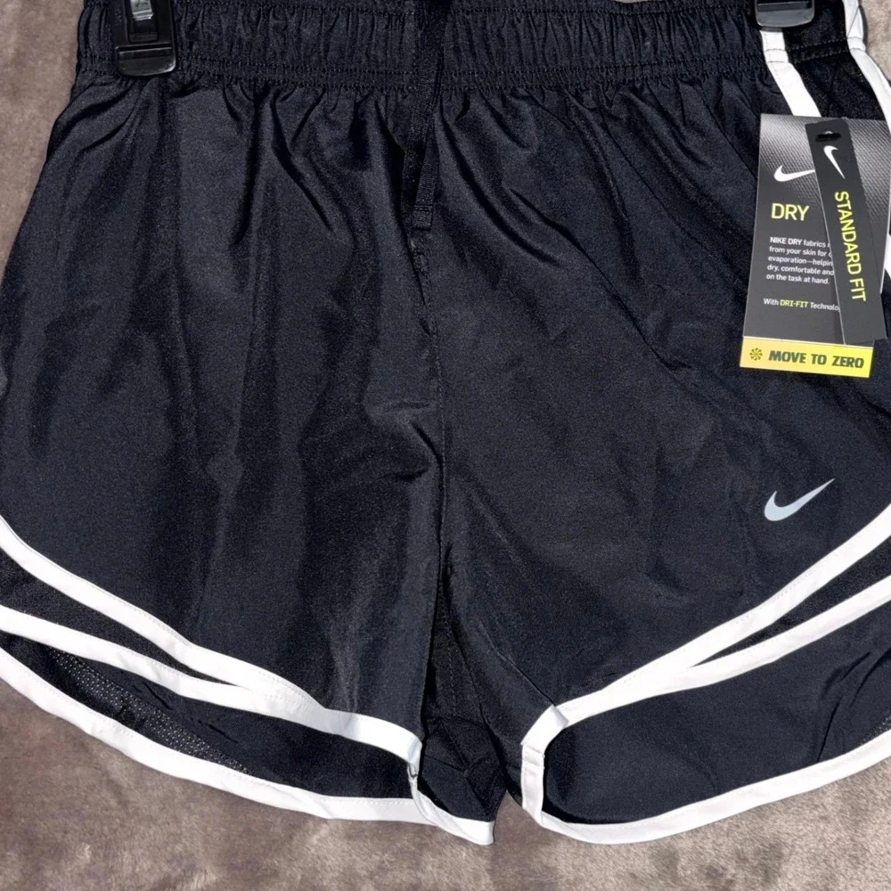 Nike Tempo Dri-FIT Running Shorts Womens Small Black‎ Lined Drawstring